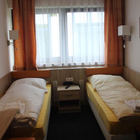 Airport-Hotel Zum Taubengrund Kelsterbach Eksteriør bilde
