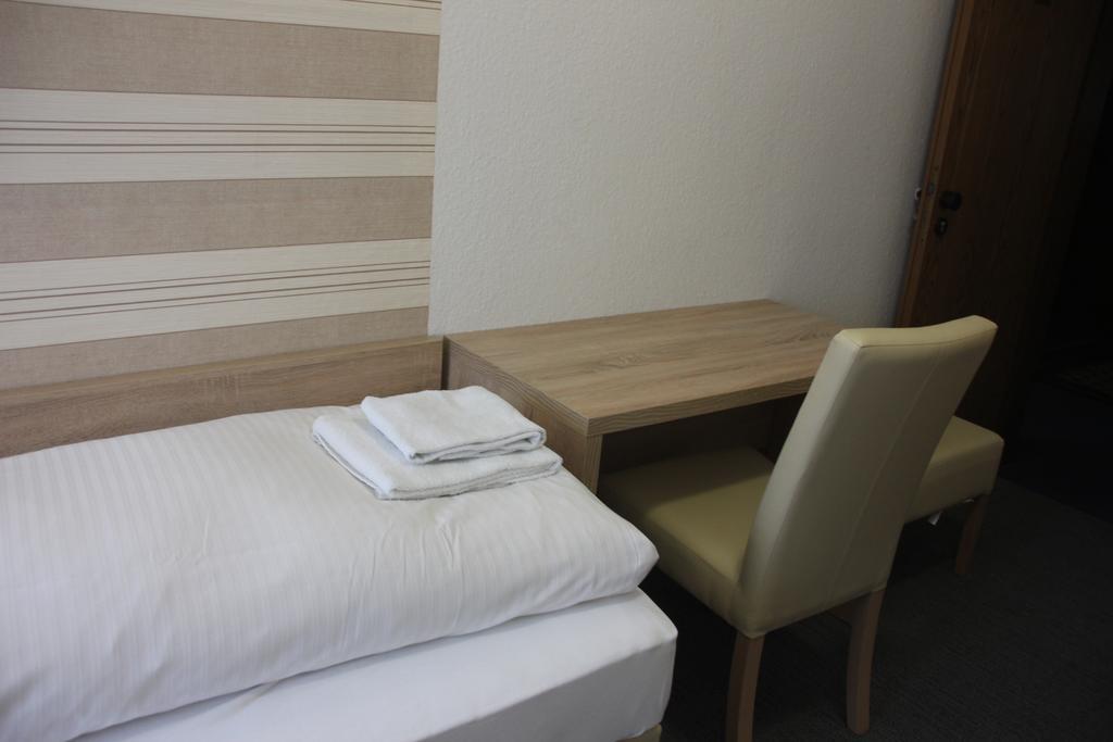 Airport-Hotel Zum Taubengrund Kelsterbach Eksteriør bilde
