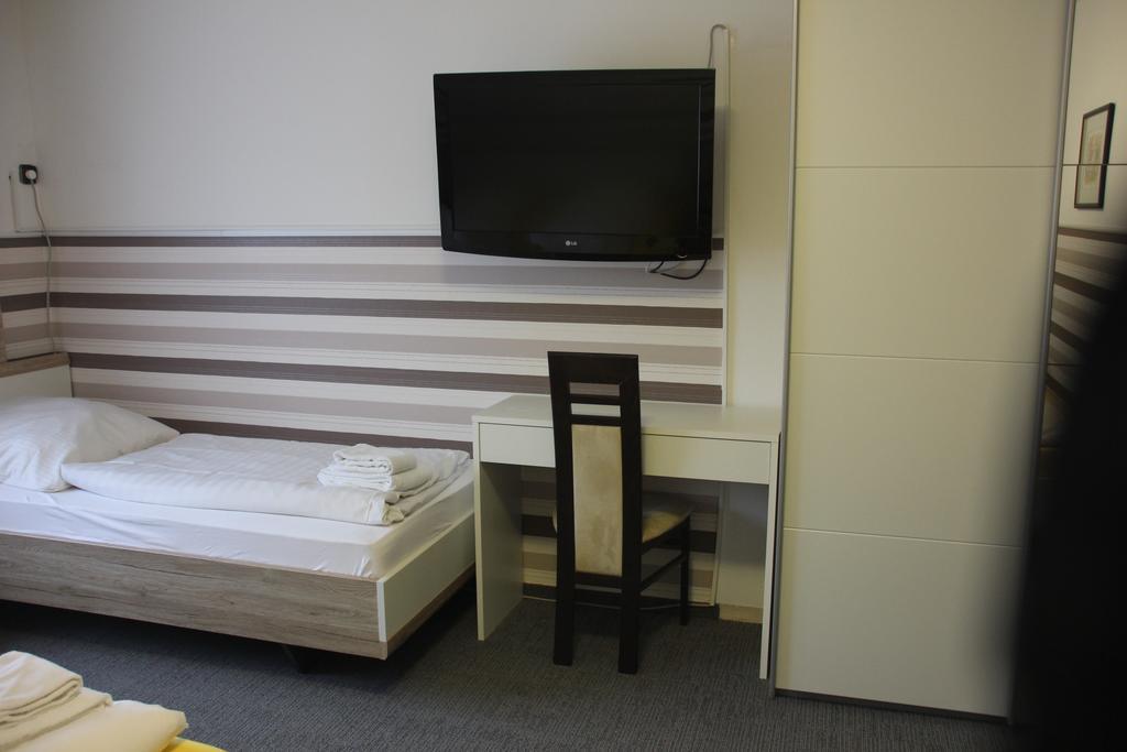 Airport-Hotel Zum Taubengrund Kelsterbach Eksteriør bilde