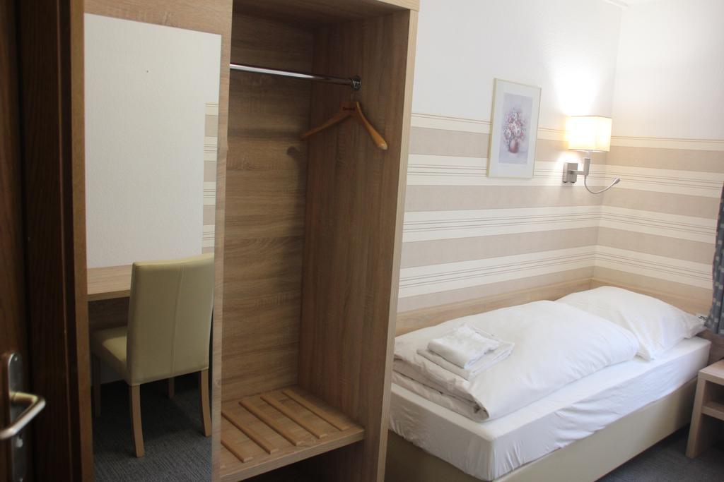 Airport-Hotel Zum Taubengrund Kelsterbach Eksteriør bilde